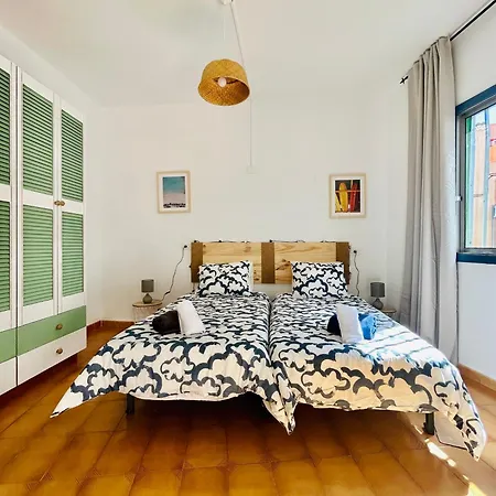 Canary House Granadilla بيت للعطل *